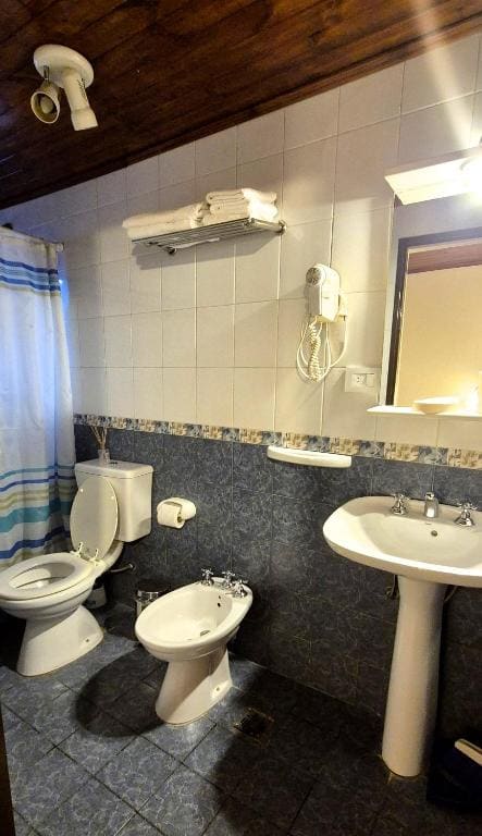 Budget Twin Room room - Image 2