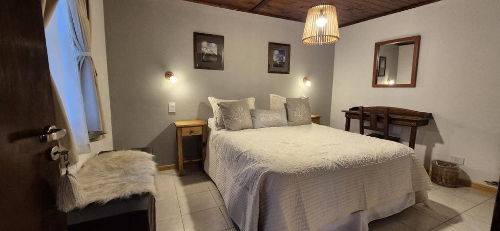 Standard Double or Twin Room room - Image 3