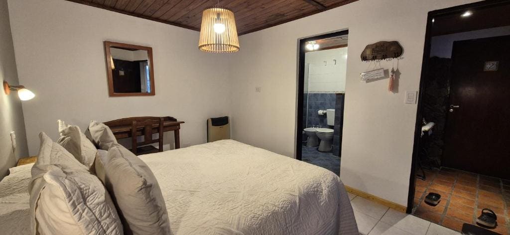 Standard Double or Twin Room room - Image 2