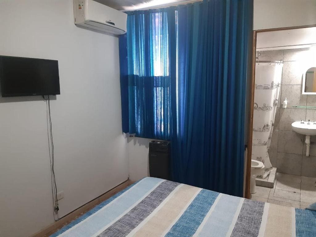 Double Room with Private Bathroom room - Image 3