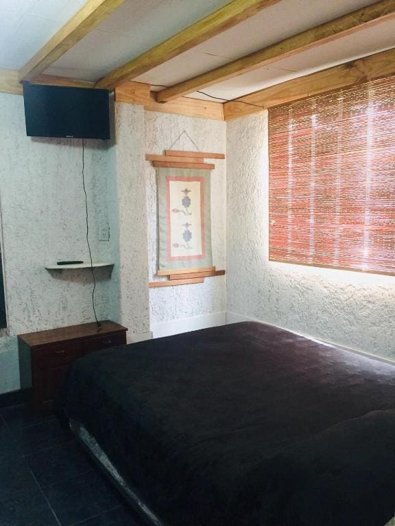 Family Room with Private Bathroom room - Image 1