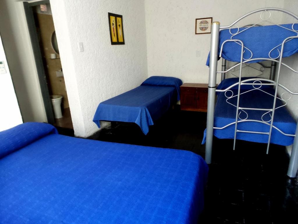 Quadruple Room with Private Bathroom room - Image 3