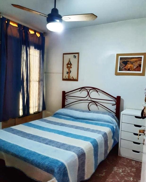 Standard Double Room with Shared Bathroom room - Image 2
