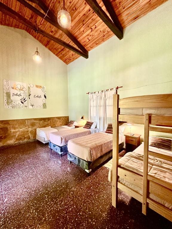 Quadruple Room room - Image 3
