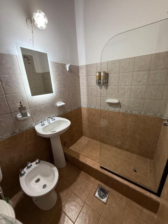 Quadruple Room room - Image 1