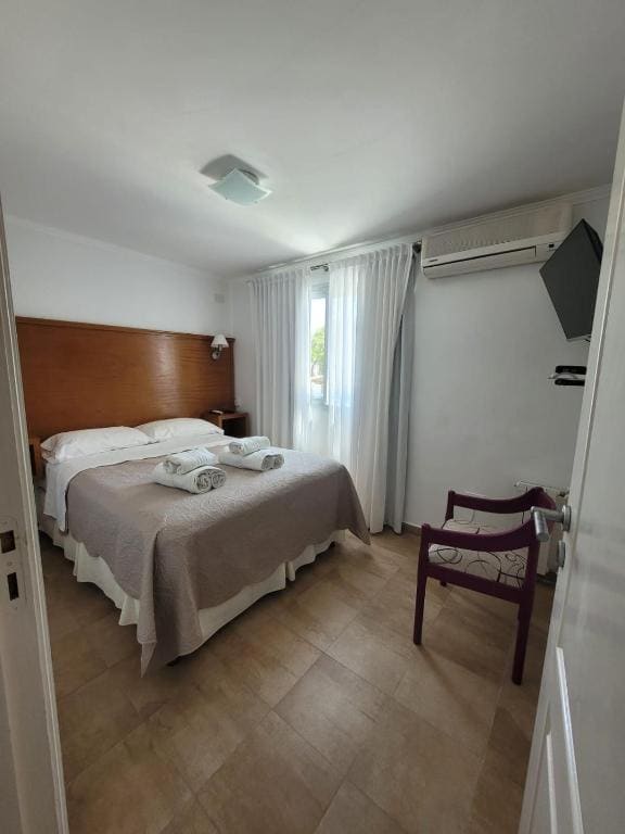 Budget Double Room room - Image 2