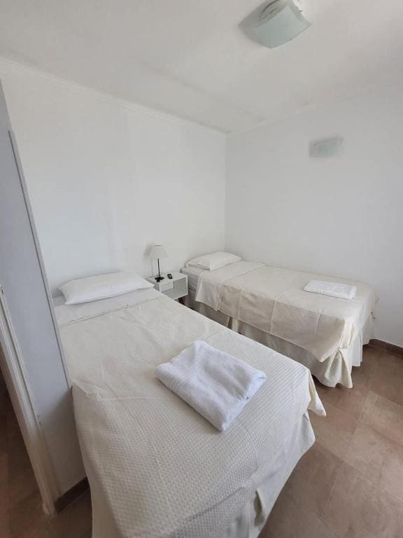 Classic Quadruple Room room - Image 3