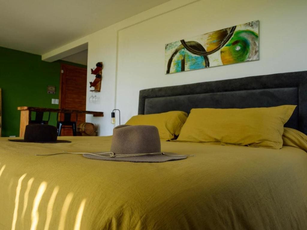 Apartment with Mountain View room - Image 2