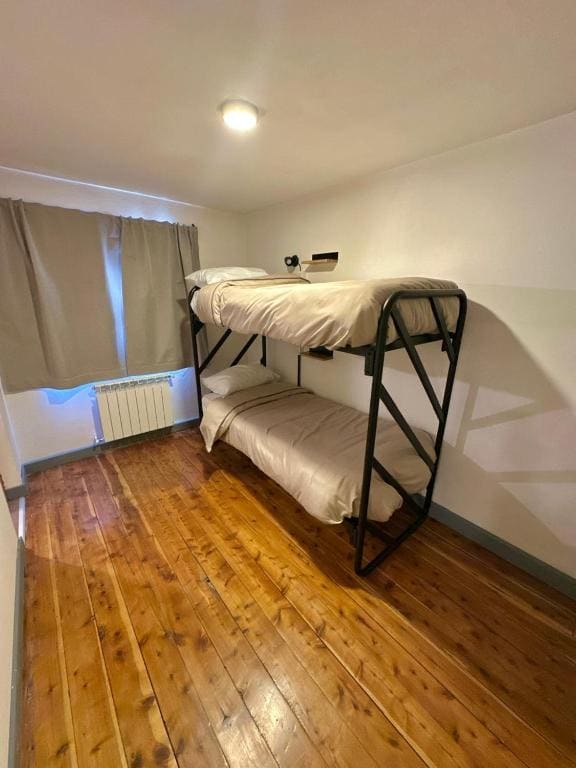 Twin Room with Private Bathroom room - Image 2