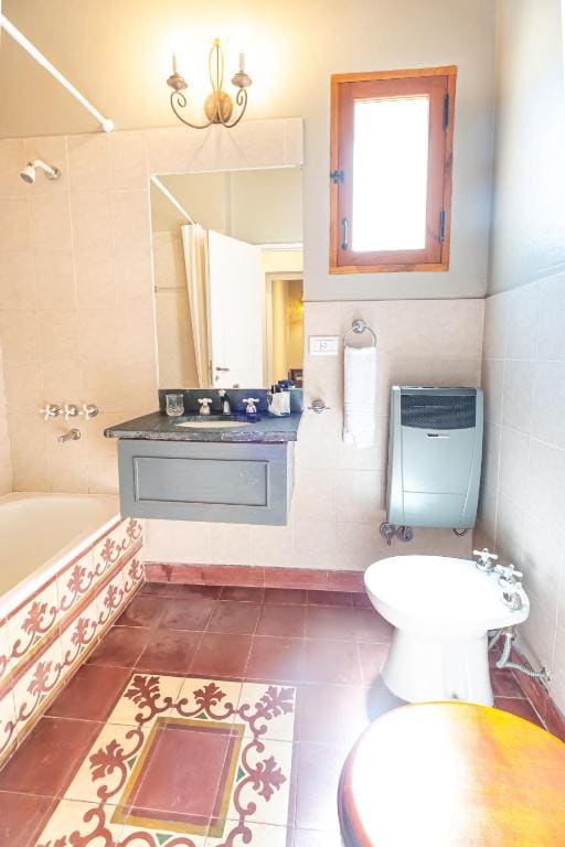 Family Room room - Image 2
