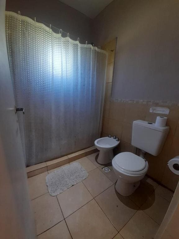 One-Bedroom Bungalow room - Image 2