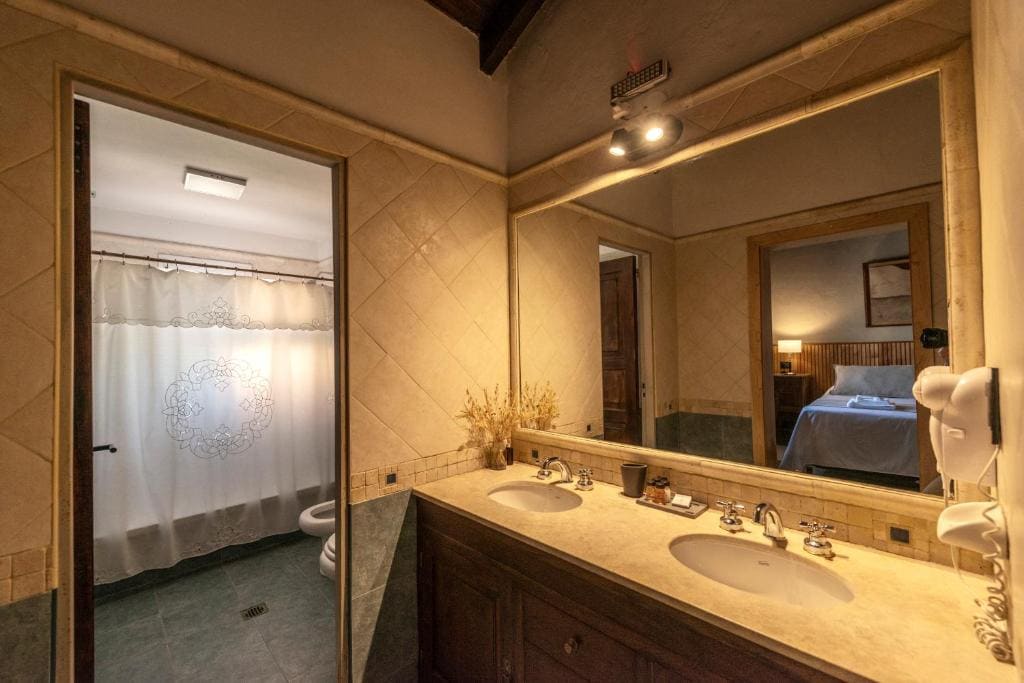 Standard Double Suite room - Image 2