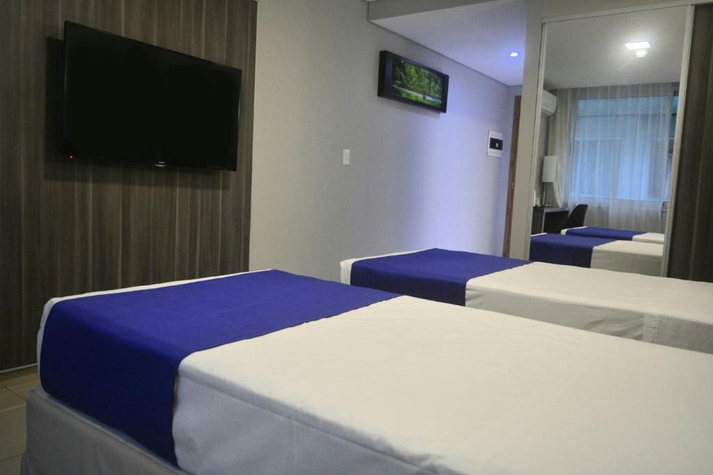 Standard Twin Room with Limited View room - Image 2