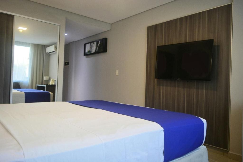 Standard King Room with Limited View room - Image 3