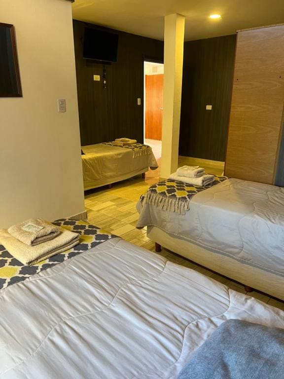 Standard Quadruple Room room - Image 3