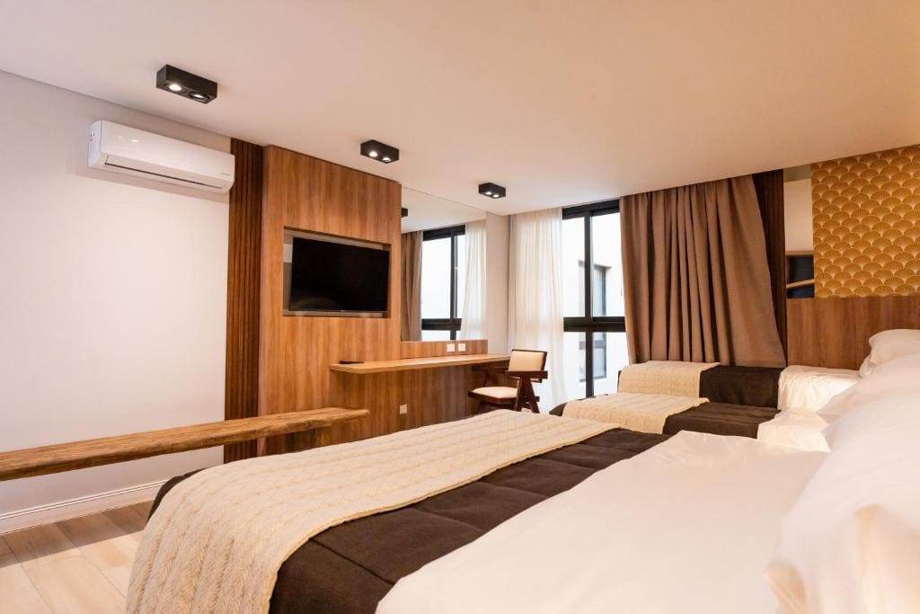Family Room room - Image 2