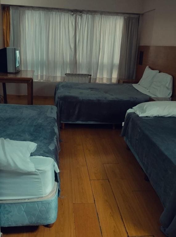 Classic Triple Room room - Image 2