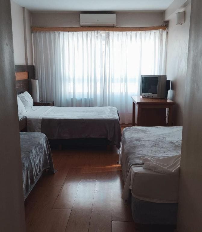 Quadruple Room room - Image 2