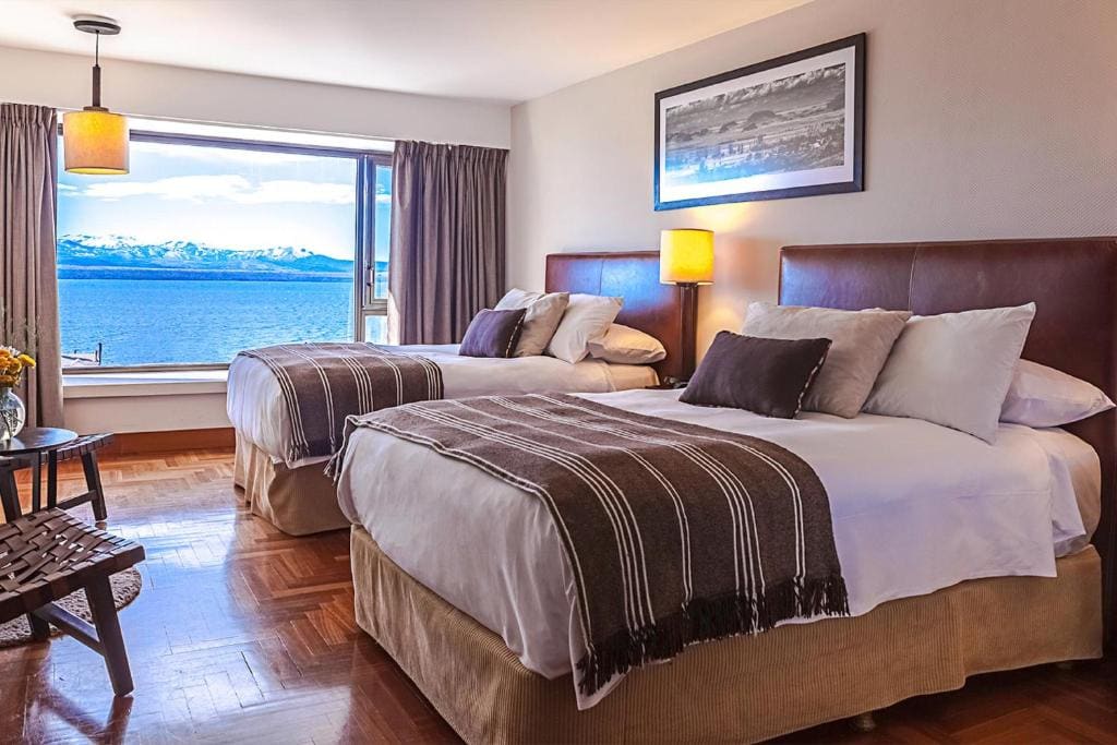Family Deluxe Guest room with 2 Double, Lake view room - Image 1