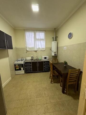 Deluxe One-Bedroom Apartment with City View room - Image 2