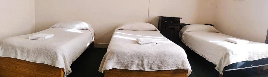 Triple Room with Shared Bathroom room - Image 1