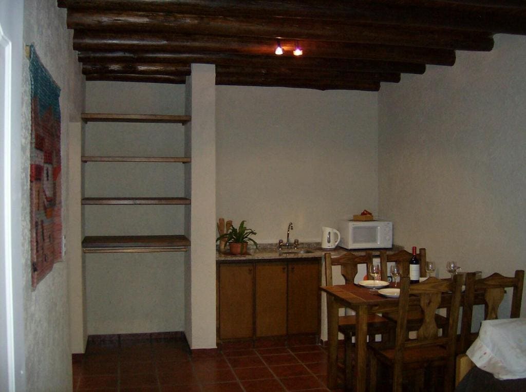 One-Bedroom Bungalow room - Image 1