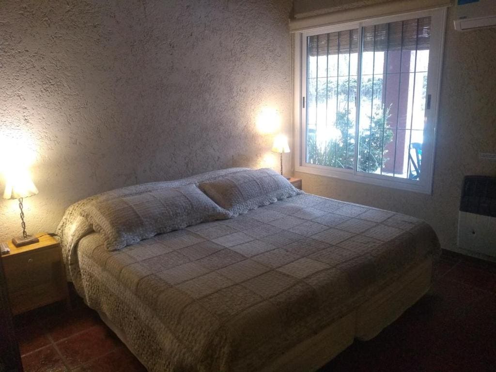 One-Bedroom Bungalow room - Image 2