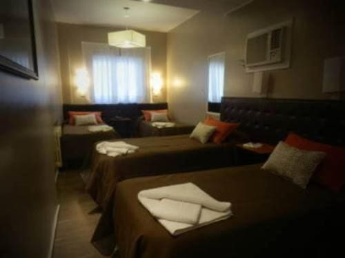Classic Quadruple Room room - Image 1