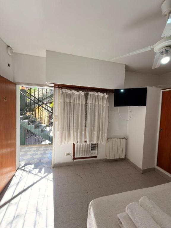Triple Room with Private Bathroom room - Image 2
