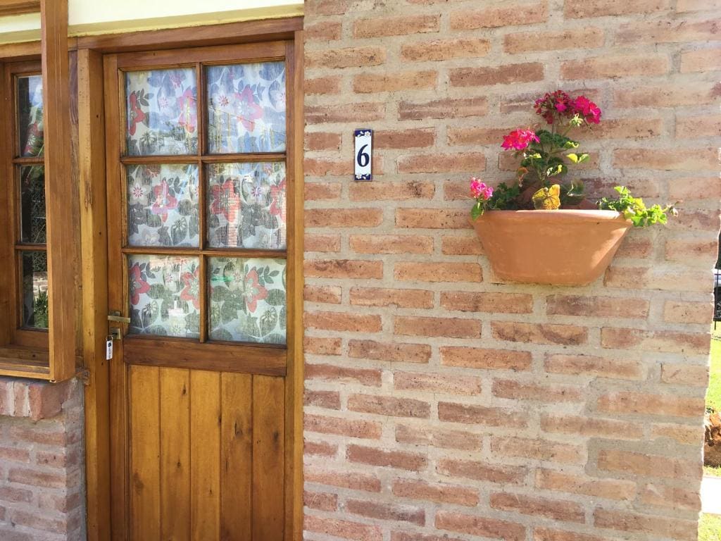 One-Bedroom House room - Image 2