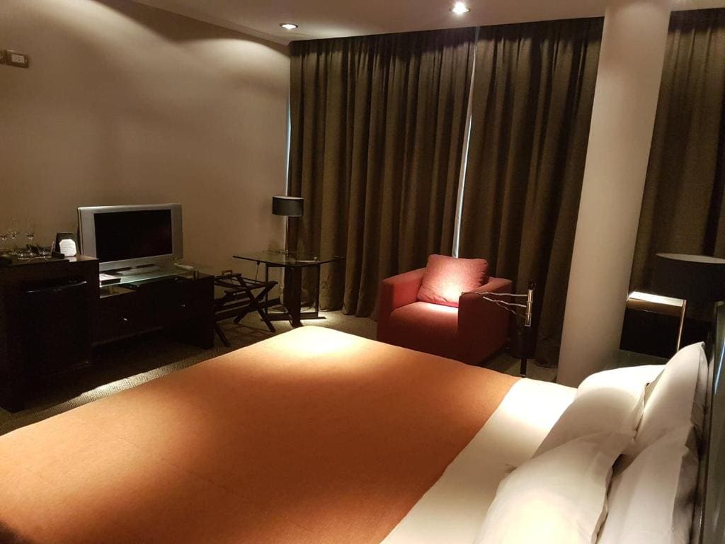 Executive Suite room - Image 3