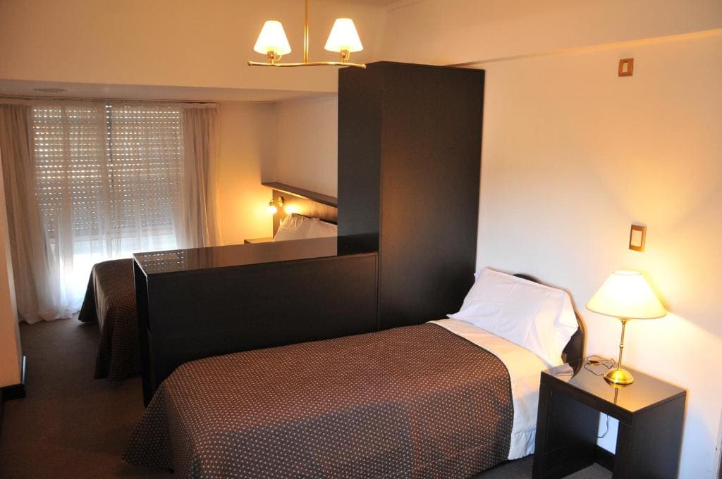 Standard Triple Room room - Image 3