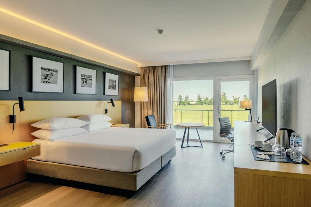 Premium Polo King Room - Club Lounge Access room - Image 1