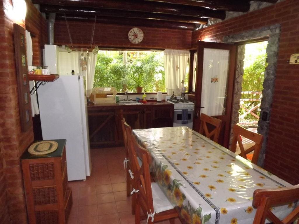 Bungalow room - Image 2
