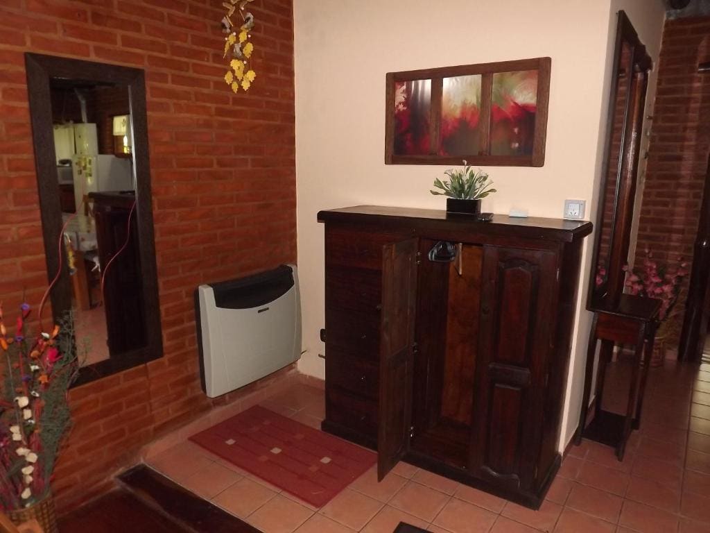 Bungalow room - Image 3
