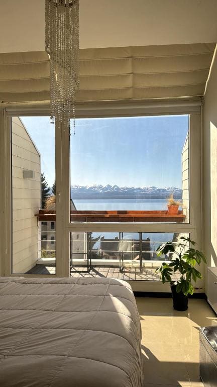 Studio with Lake View room - Image 3