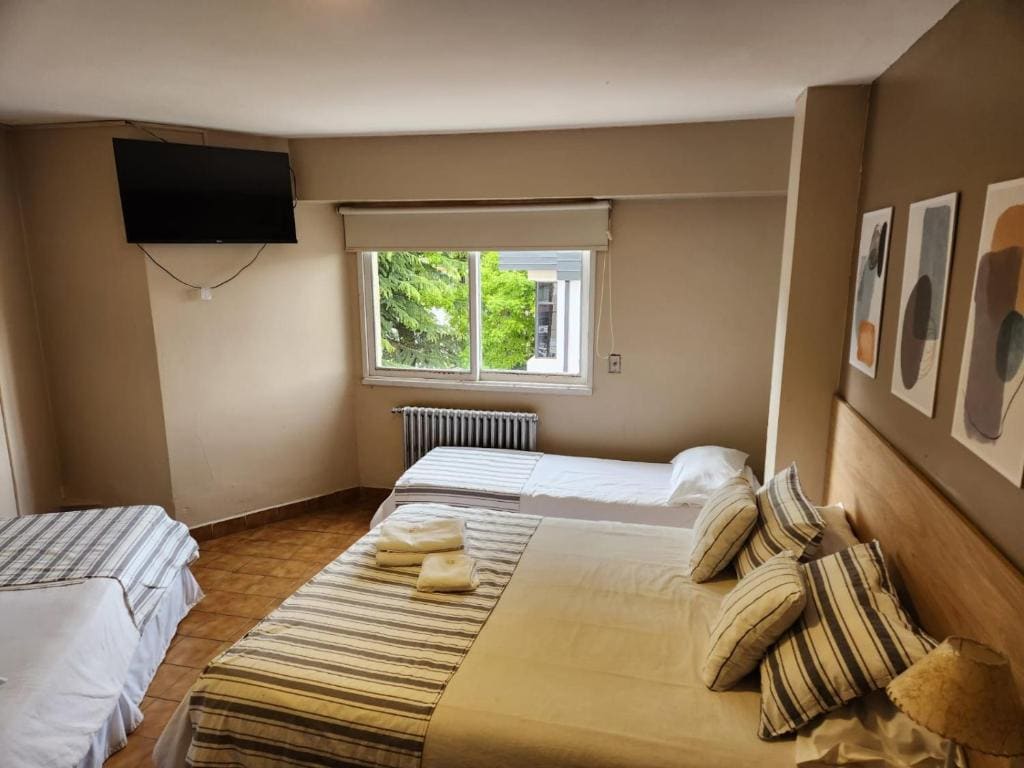 Quadruple Room room - Image 1