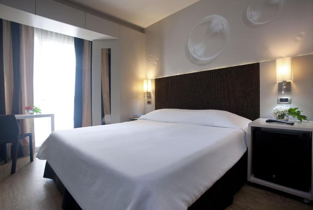 Standard Double Room room - Image 2
