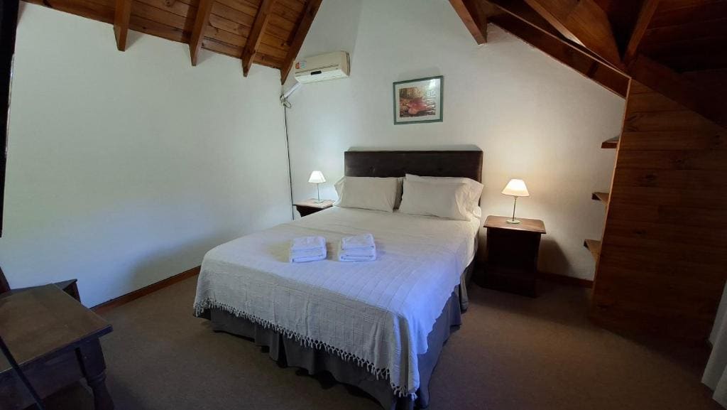 Three-Bedroom Apartment room - Image 1