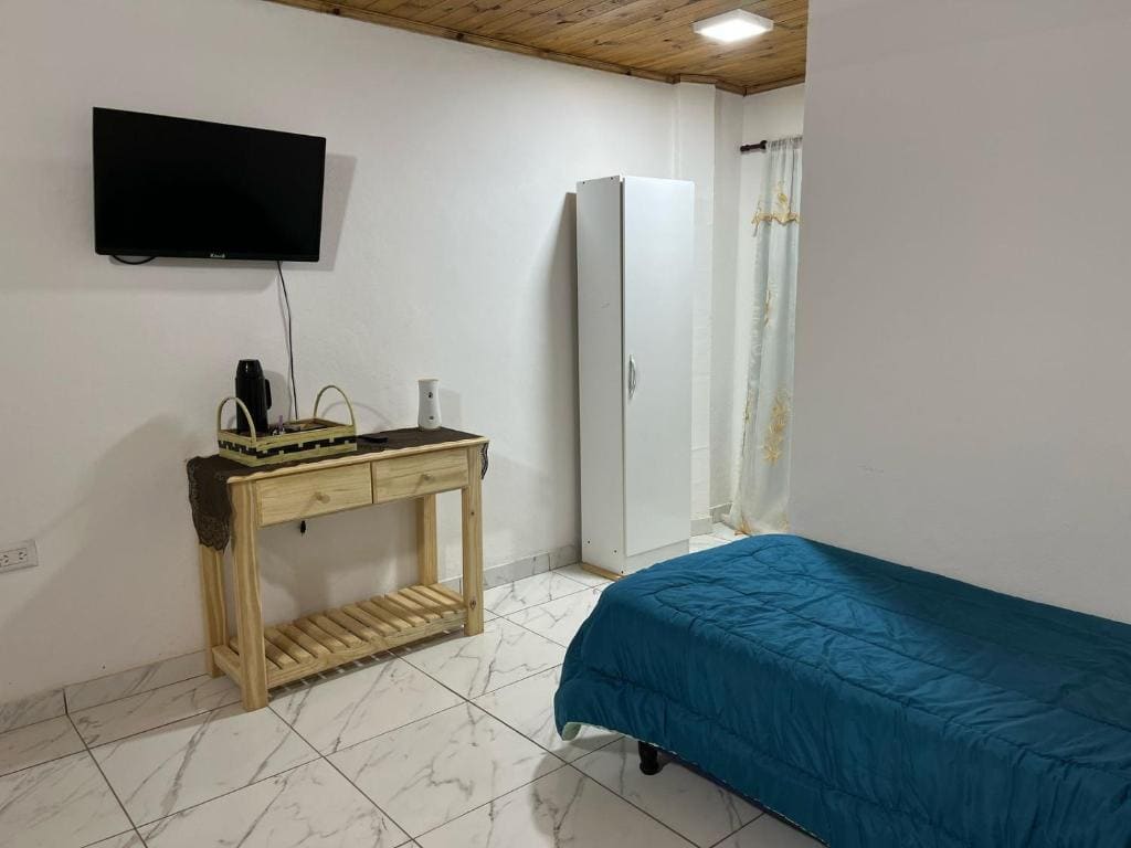 Double Room with Private Bathroom room - Image 3