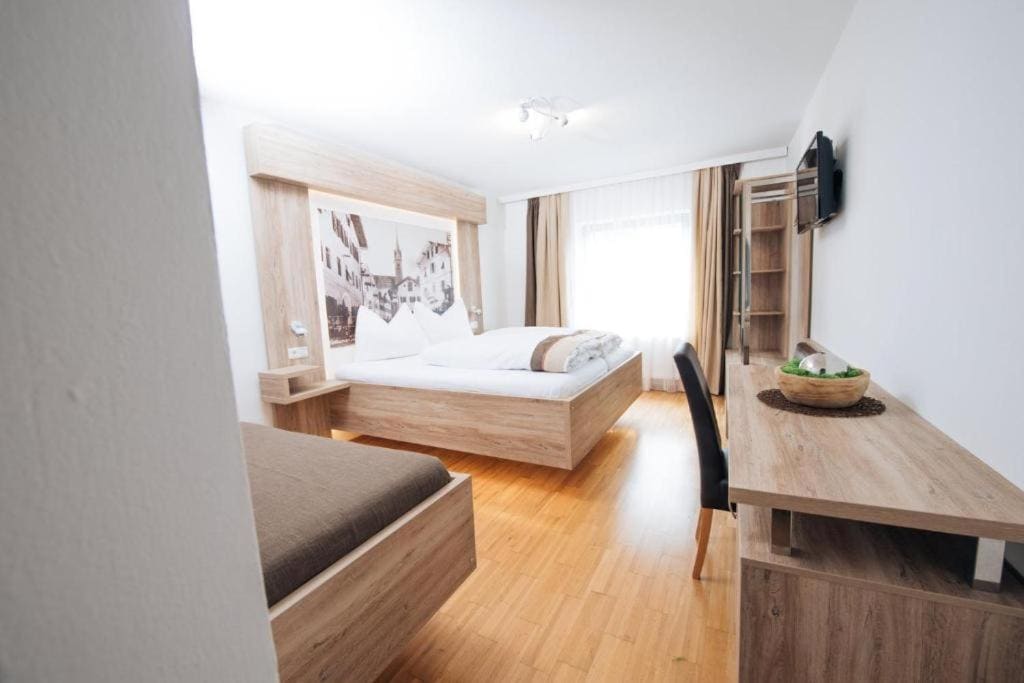 Comfort Triple Room room - Image 3