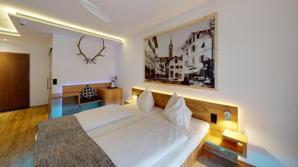 Deluxe Double or Twin Room room - Image 2