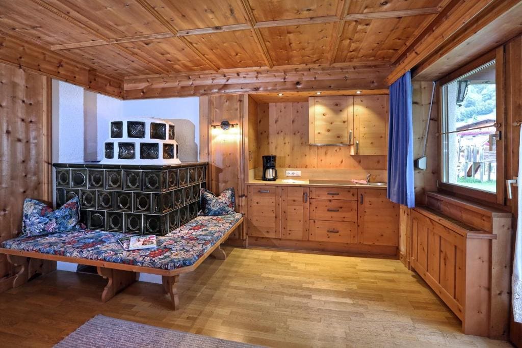 Two-Room Apartment room - Image 1