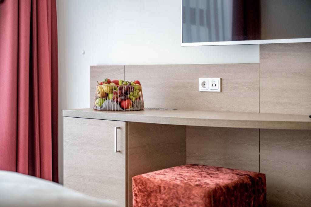 Standard Family Room room - Image 2