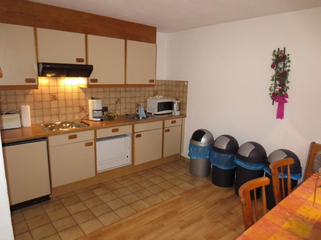Large Two-Bedroom Apartment room - Image 2