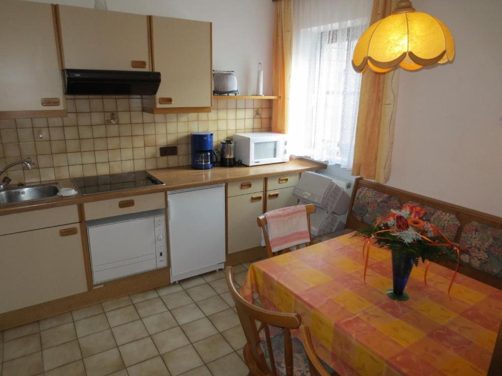 One-Bedroom Apartment room - Image 1