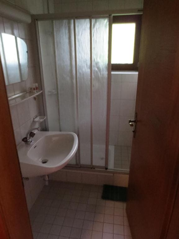 Standard Double Room room - Image 3