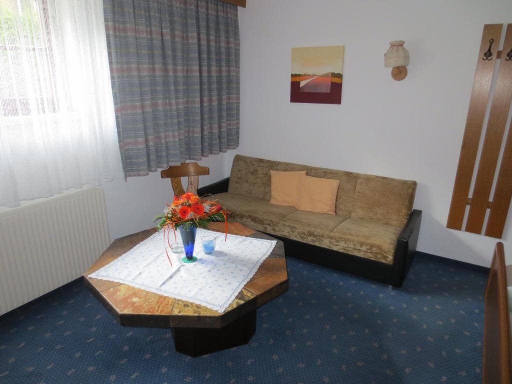 Three-Bedroom Apartment room - Image 2