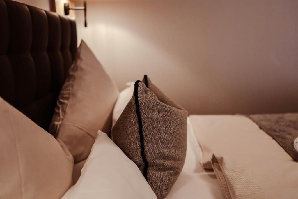 Doppelzimmer Bergseite room - Image 3
