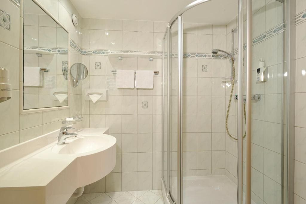 Doppelzimmer Seeseite room - Image 2